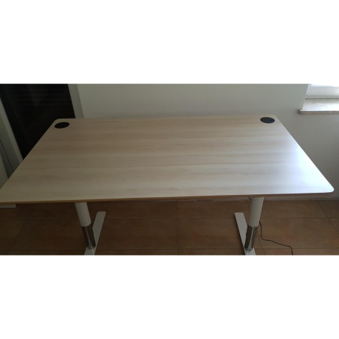 Blat do biurka komputerowego o wymiarach 140x80 cm - powystawowy