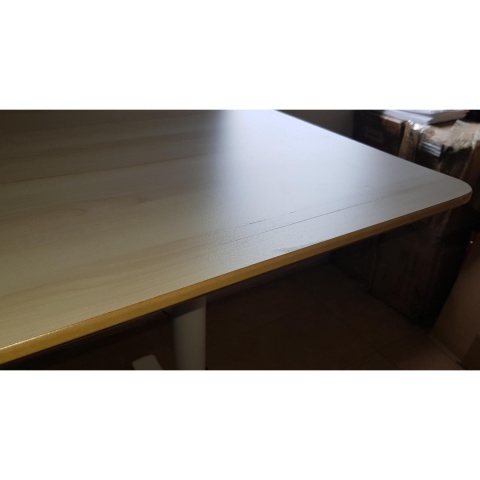 Blat do biurka komputerowego o wymiarach 140x80 cm - powystawowy