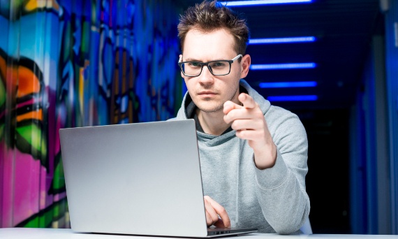 Biurko dla programisty – fundament wydajnej i zdrowej pracy