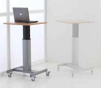 Stół na jednej nodze regulowany na kółkach, z laptopem